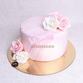 W6.46 FLOWERS - Women Birthday Cakes - WILTON PATISSERIE